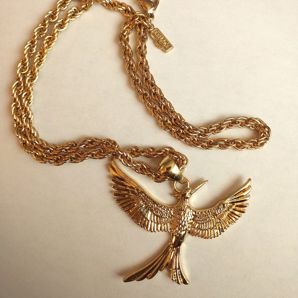 The Hunger Games Mocking Jay "Mocking Bird" necklace.